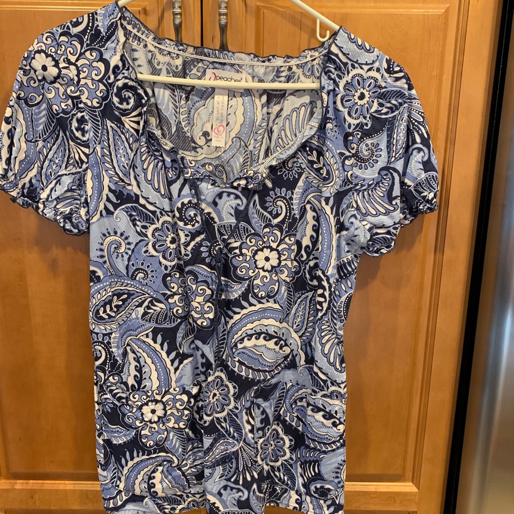 Women’s scrub top